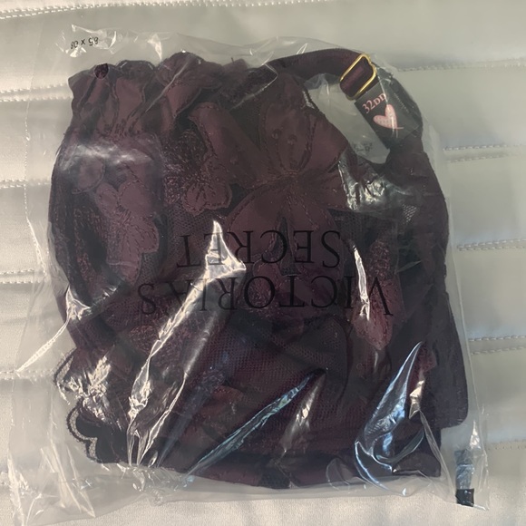 💕NWT Victoria’s Secret Very Sexy Unlined Floral Embroidery Demi Bra 32DD Wine💕 - Picture 3 of 6